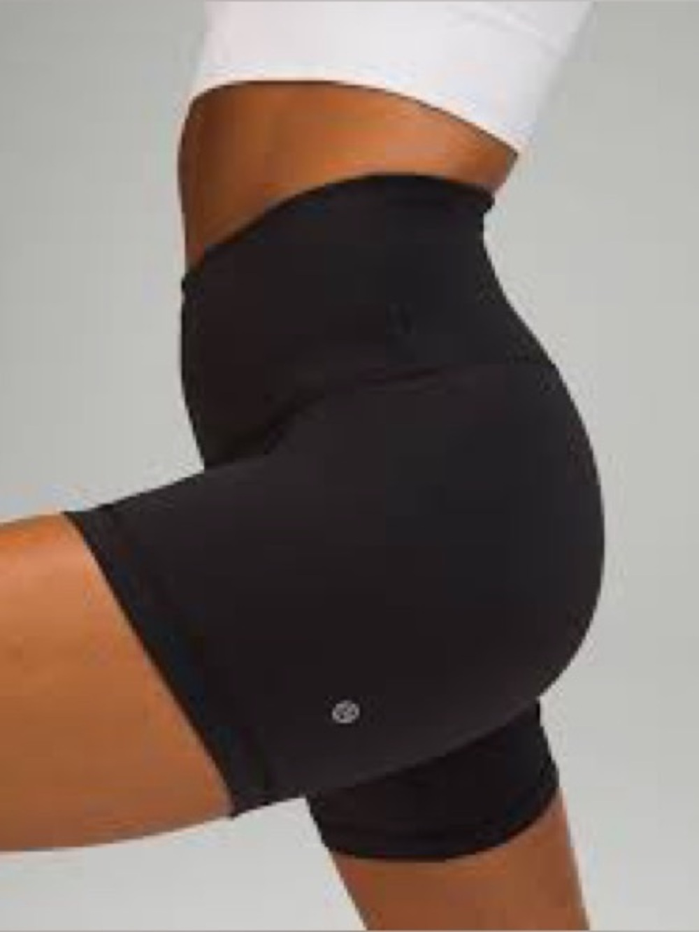 Lululemon Wunder Train High-Rise Short 6"
Black  size 14 bike euc